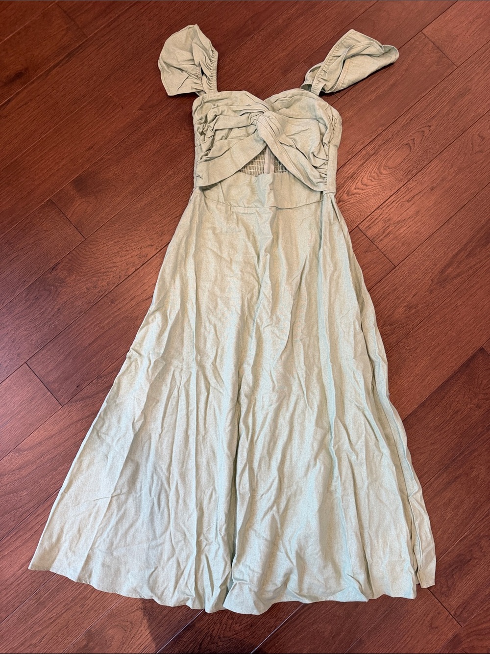 Trixxi Sage Twisted Front Maxi Dress in Size Large NWT - C70-030